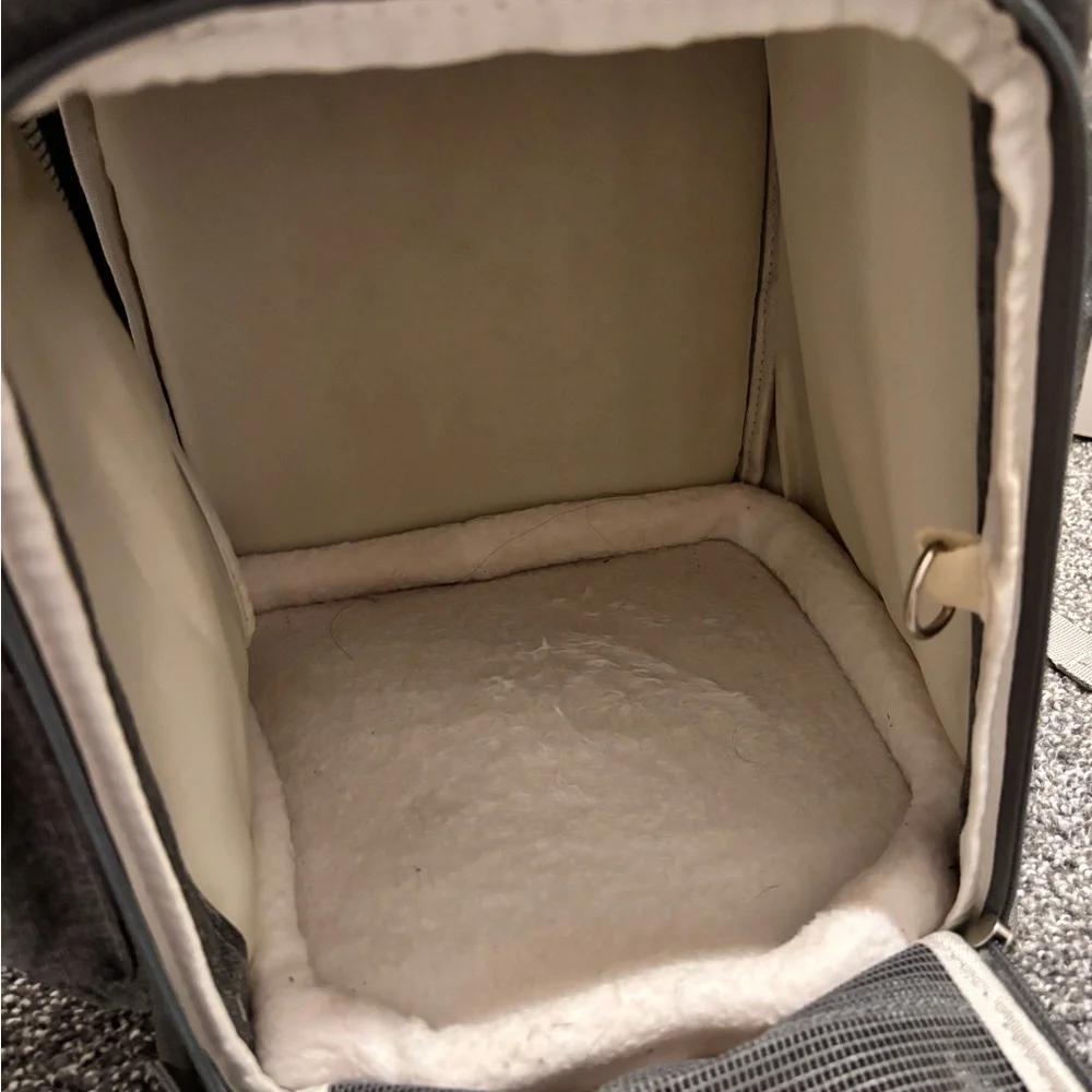 Pet Carrier / Backpack
